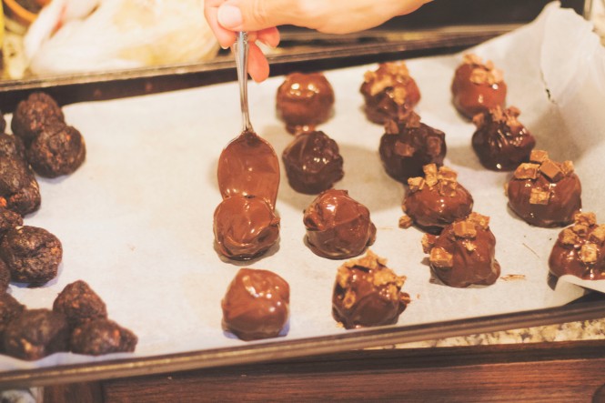 Nestlé® Crunch® chocolate truffles are the way to go! Read on for the recipe: 